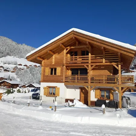 Le Teleski Du Terret; Meuble De 2 A 4 Personnes